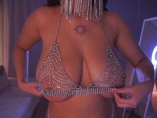 Watch BongaCams's captivating AnuricBriny in her seductive liveshow AnuricBriny from BongaCams