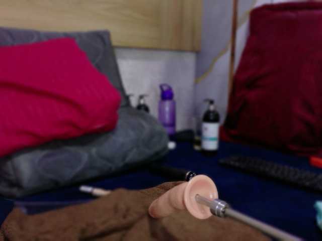 elifblond's BongaCams show and profile