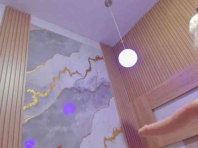 ELIFBLOND webcam