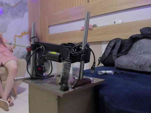 ELIFBLOND webcam