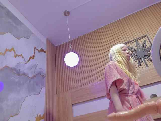 ELIFBLOND webcam