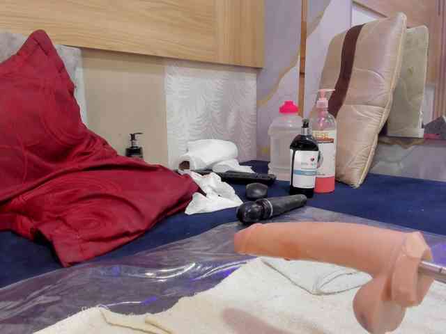 ELIFBLOND webcam