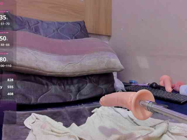ELIFBLOND webcam