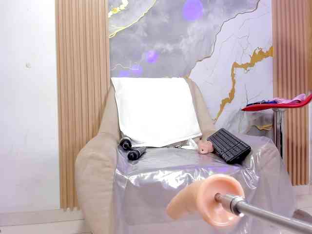ELIFBLOND webcam