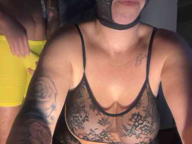 NaughtyCouple8988 webcam