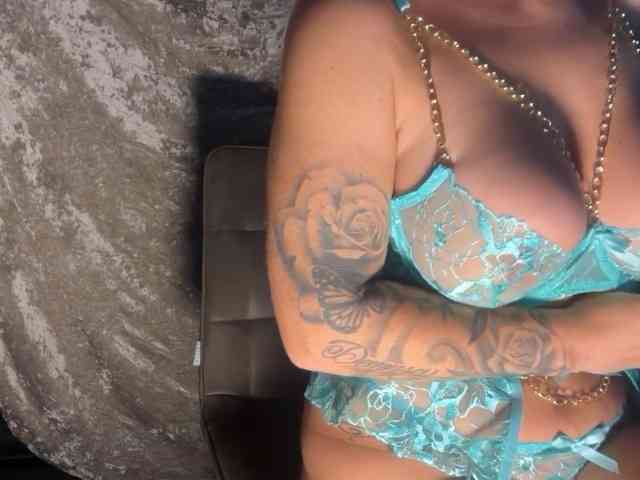NaughtyCouple8988 webcam