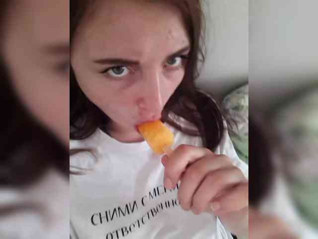 Monika_live webcam