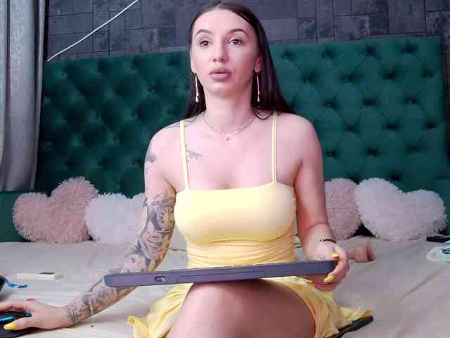 BriannaBratty webcam