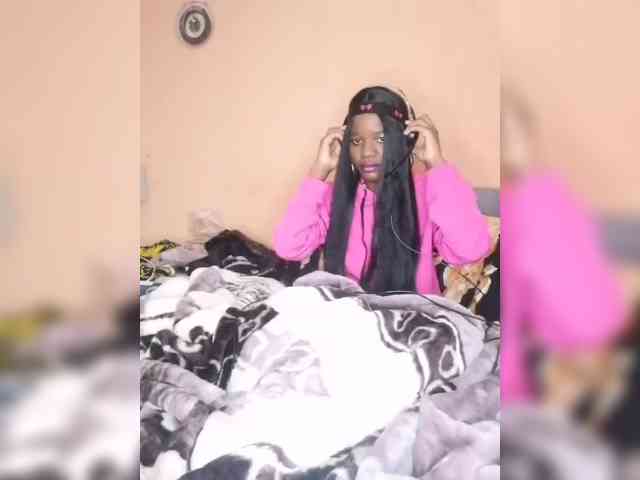 Thandieee webcam