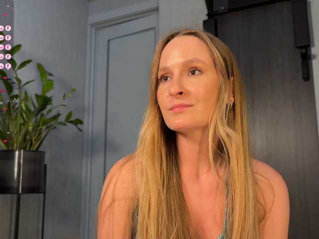 Peeach's BongaCams show and profile