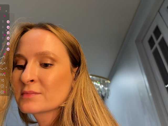 Peeach's BongaCams show and profile