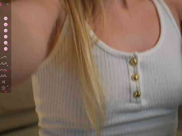 Peeach Live Webcam on BongaCams
