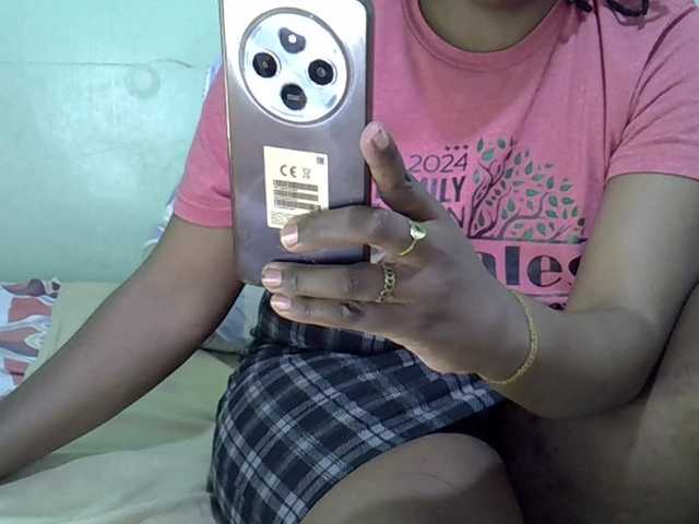 Sexxydivey1 webcam bongacams model stream image