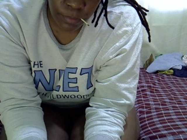 Sexxydivey1's BongaCams show and profile