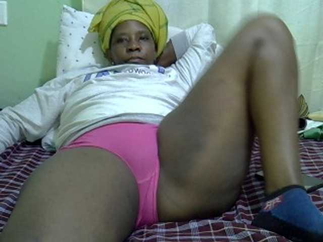 Sexxydivey1's BongaCams show and profile