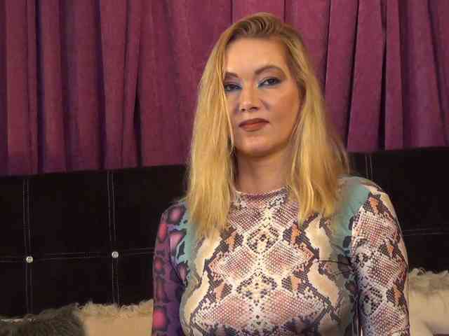NicoleSinn webcam