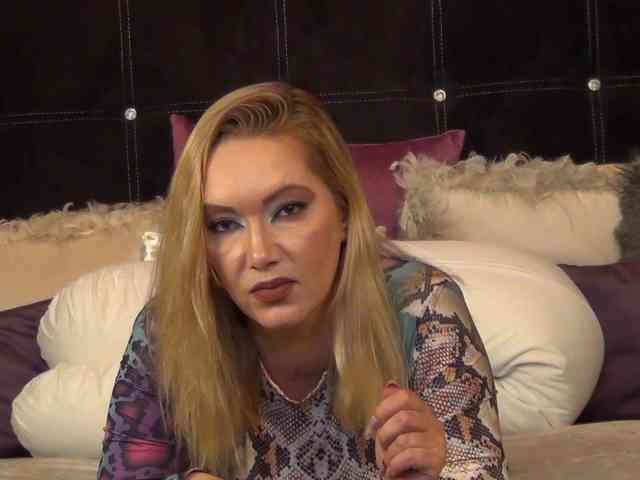 NicoleSinn webcam