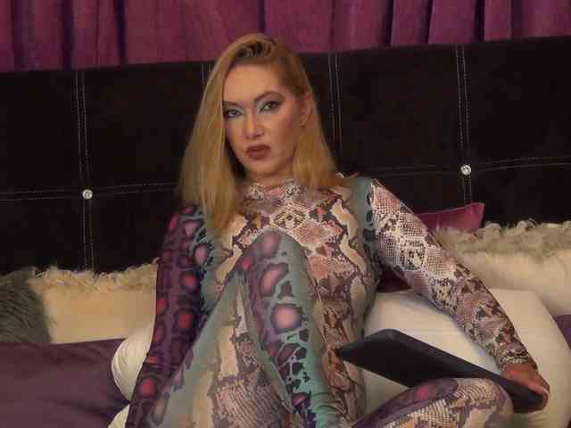 NicoleSinn webcam