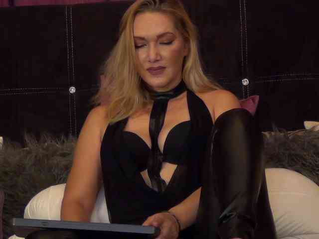 NicoleSinn webcam
