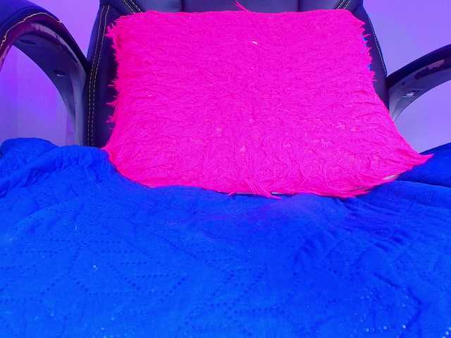 naomi-k's BongaCams show and profile