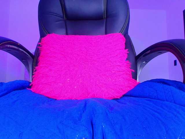 naomi-k's BongaCams show and profile