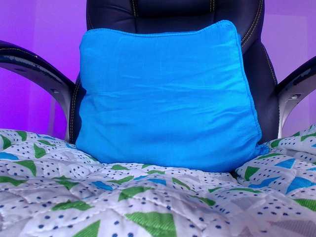 naomi-k's BongaCams show and profile