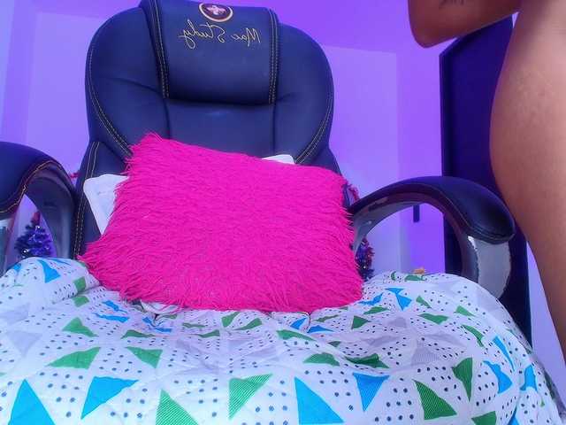 naomi-k's BongaCams show and profile