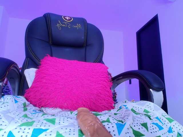 naomi-k's BongaCams show and profile