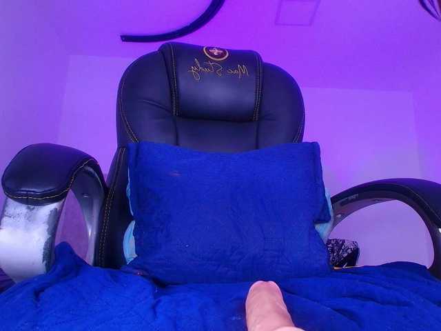 naomi-k's BongaCams show and profile