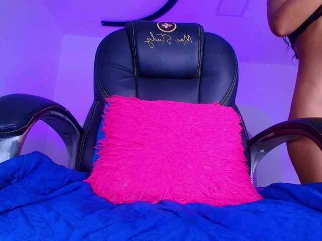 naomi-k's BongaCams show and profile