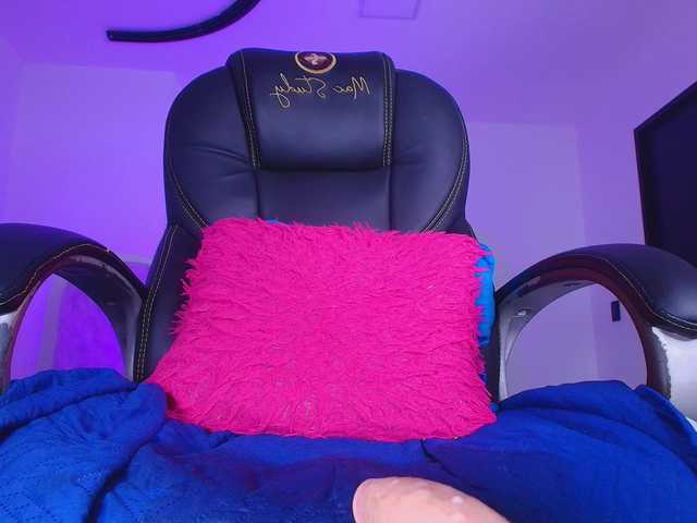 naomi-k's BongaCams show and profile