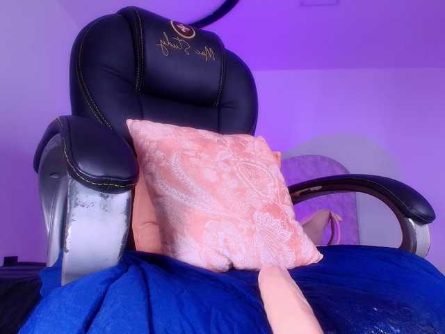 naomi-k's BongaCams show and profile