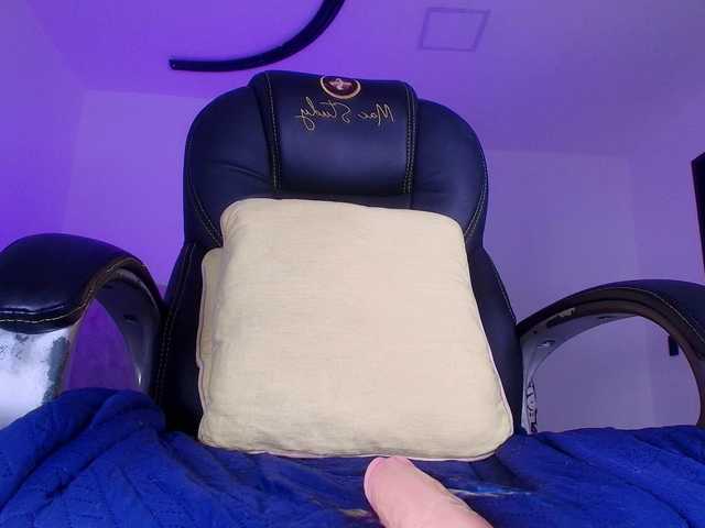 naomi-k's BongaCams show and profile