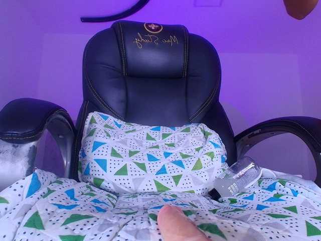 naomi-k's BongaCams show and profile