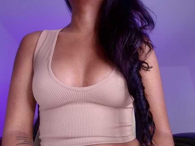 naomi-k live cam profile