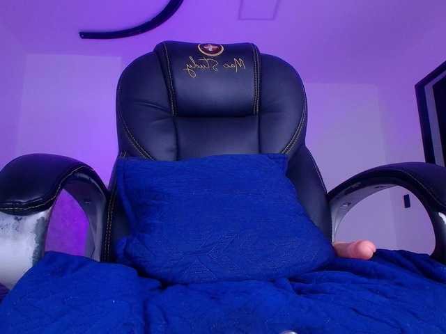 naomi-k's BongaCams show and profile