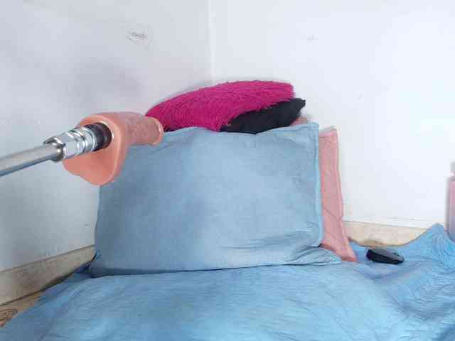 naomi-k webcam