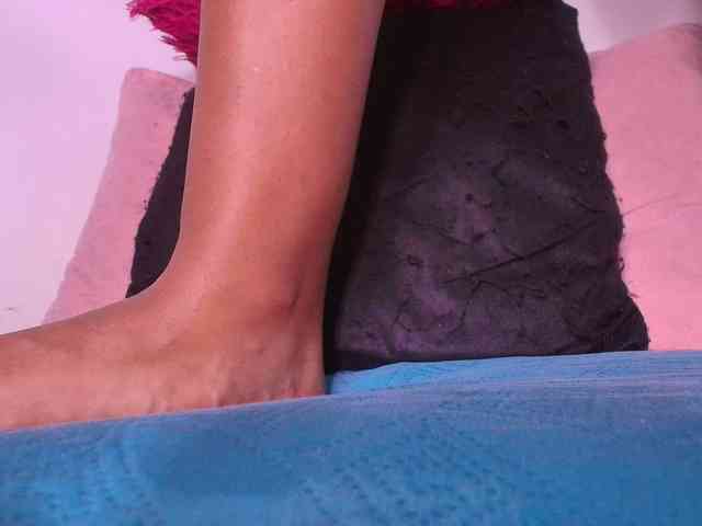 naomi-k webcam