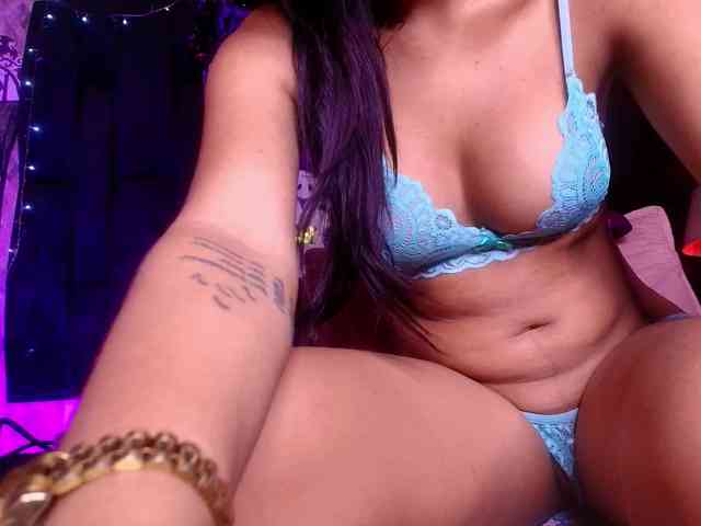 naomi-k webcam