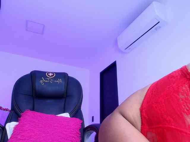 naomi-k webcam