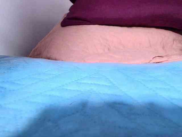 naomi-k webcam
