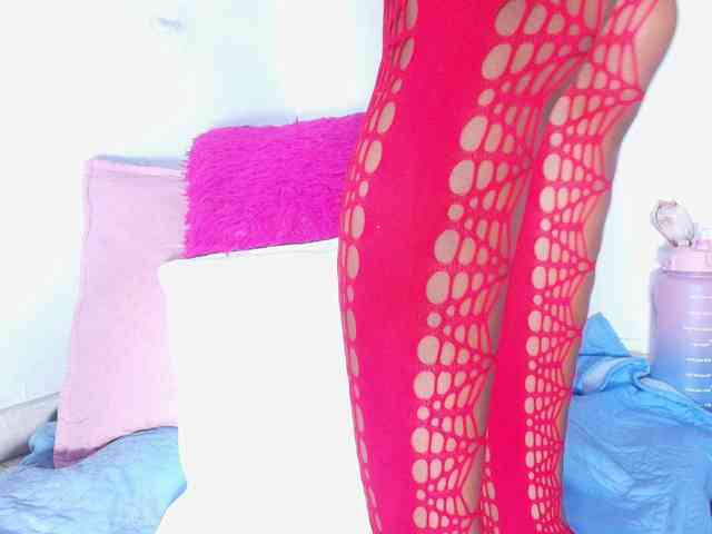 naomi-k webcam