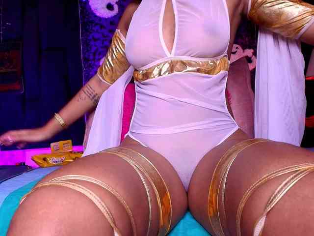naomi-k webcam