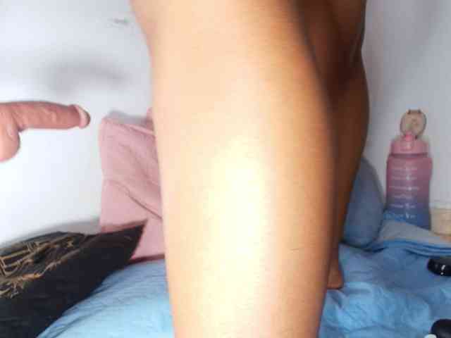 naomi-k webcam
