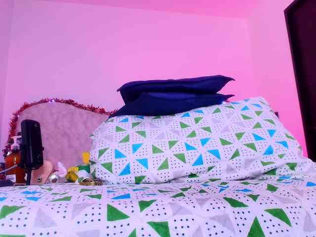 naomi-k Live Webcam on BongaCams