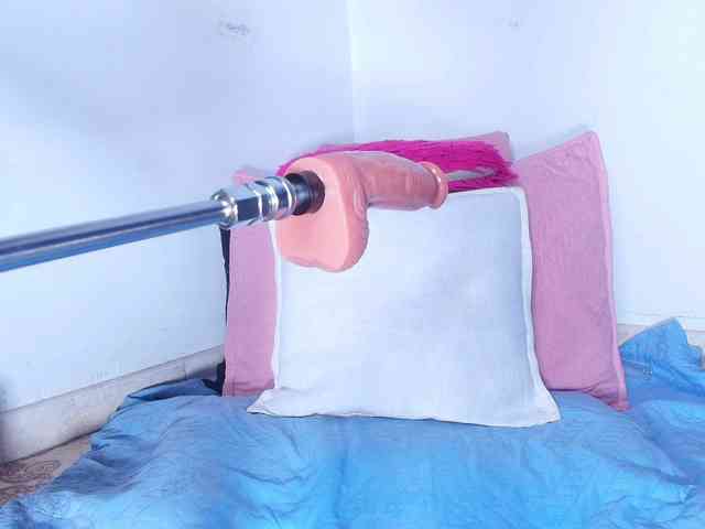 naomi-k webcam