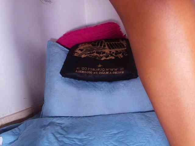 naomi-k webcam