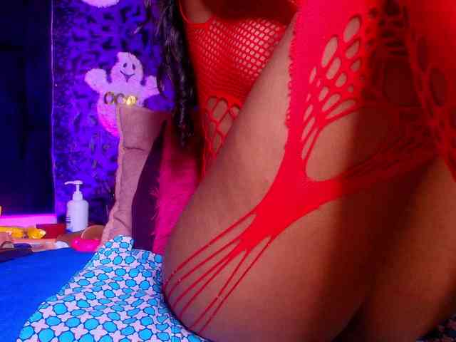 naomi-k webcam