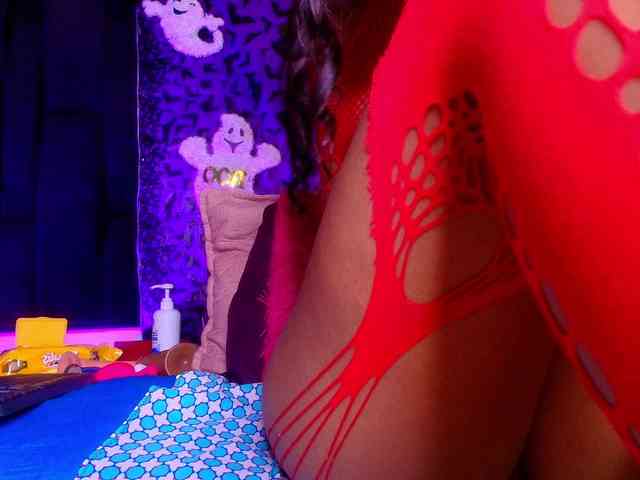 naomi-k webcam