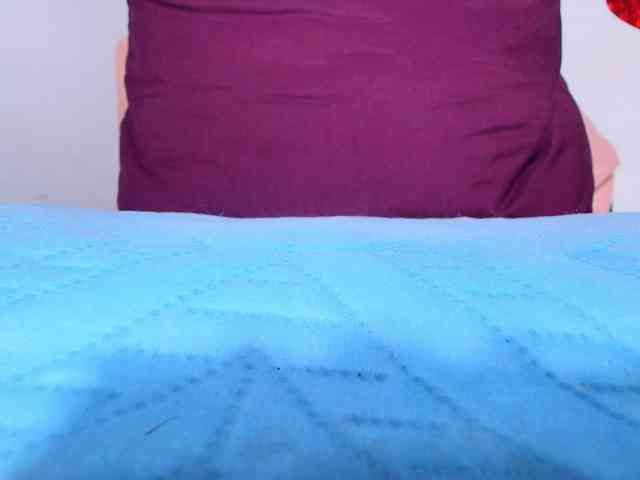 naomi-k webcam